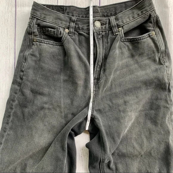 American Eagle Womens High Rise Black Jeans Denim Distressed Tapered Leg Size 0 - Picture 5 of 11